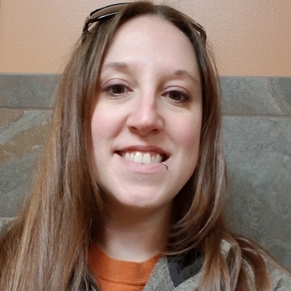 Meet your Posher, Jade - Picture 1 of 1